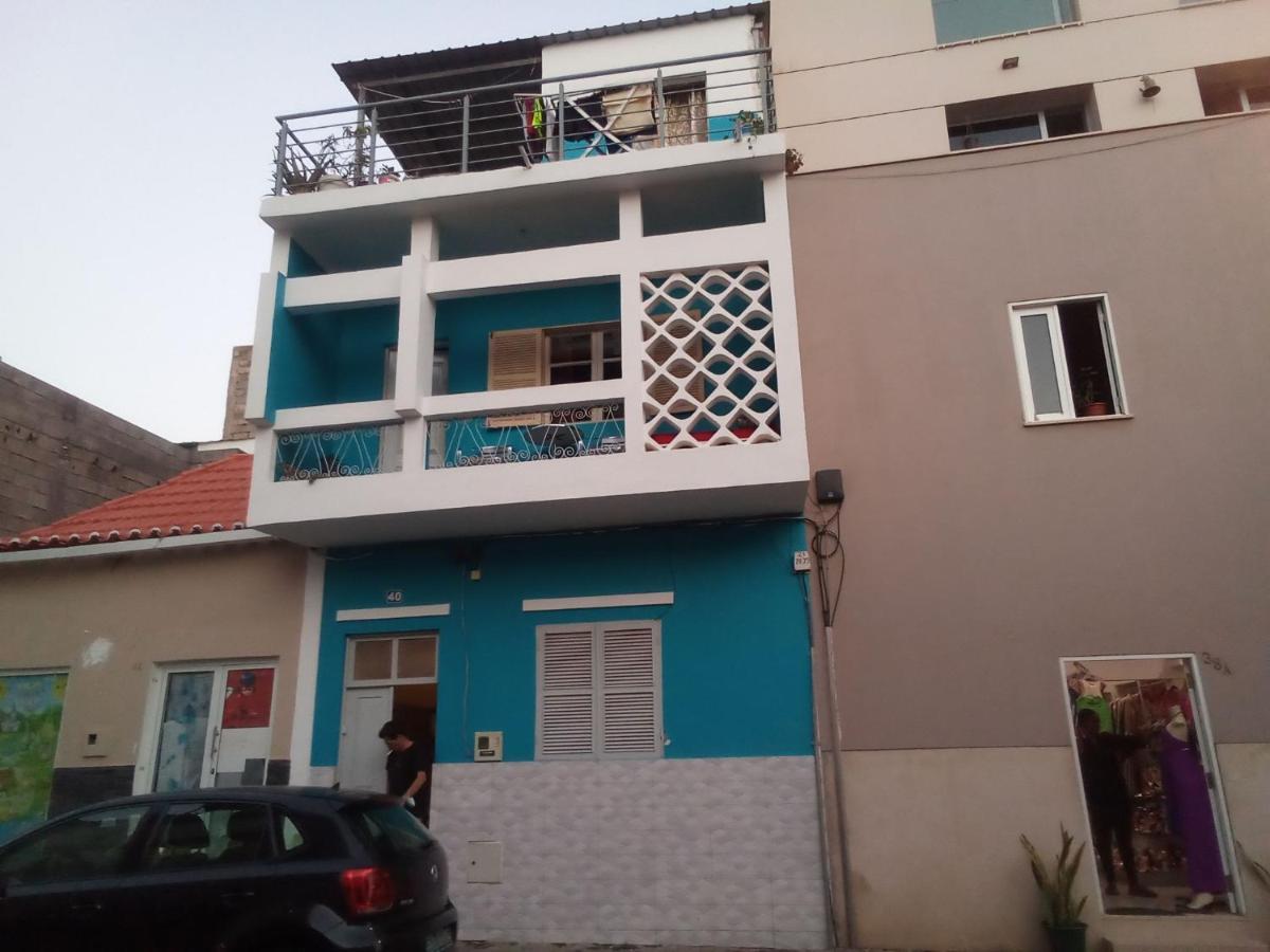 In The Heart Of Praia - Family B&B Luaran gambar