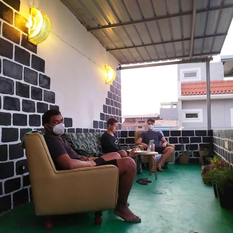 In The Heart Of Praia - Family B&B Luaran gambar