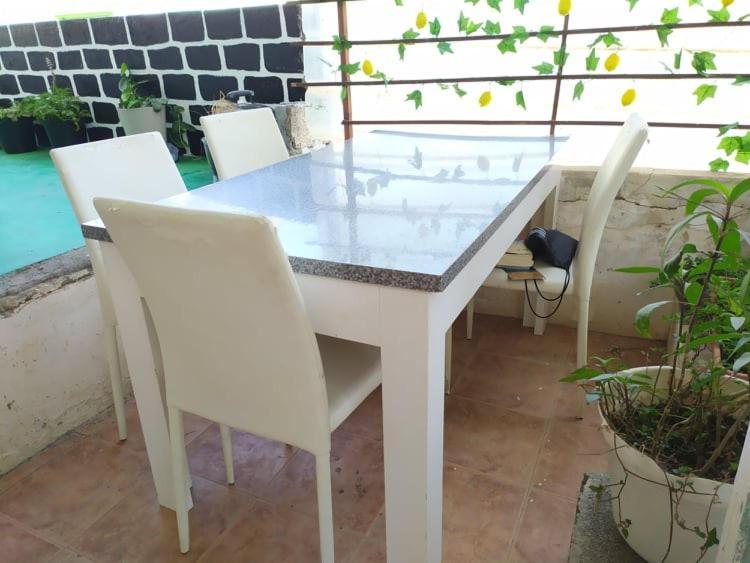 In The Heart Of Praia - Family B&B Luaran gambar