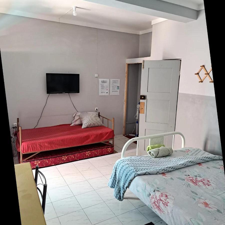 In The Heart Of Praia - Family B&B Luaran gambar