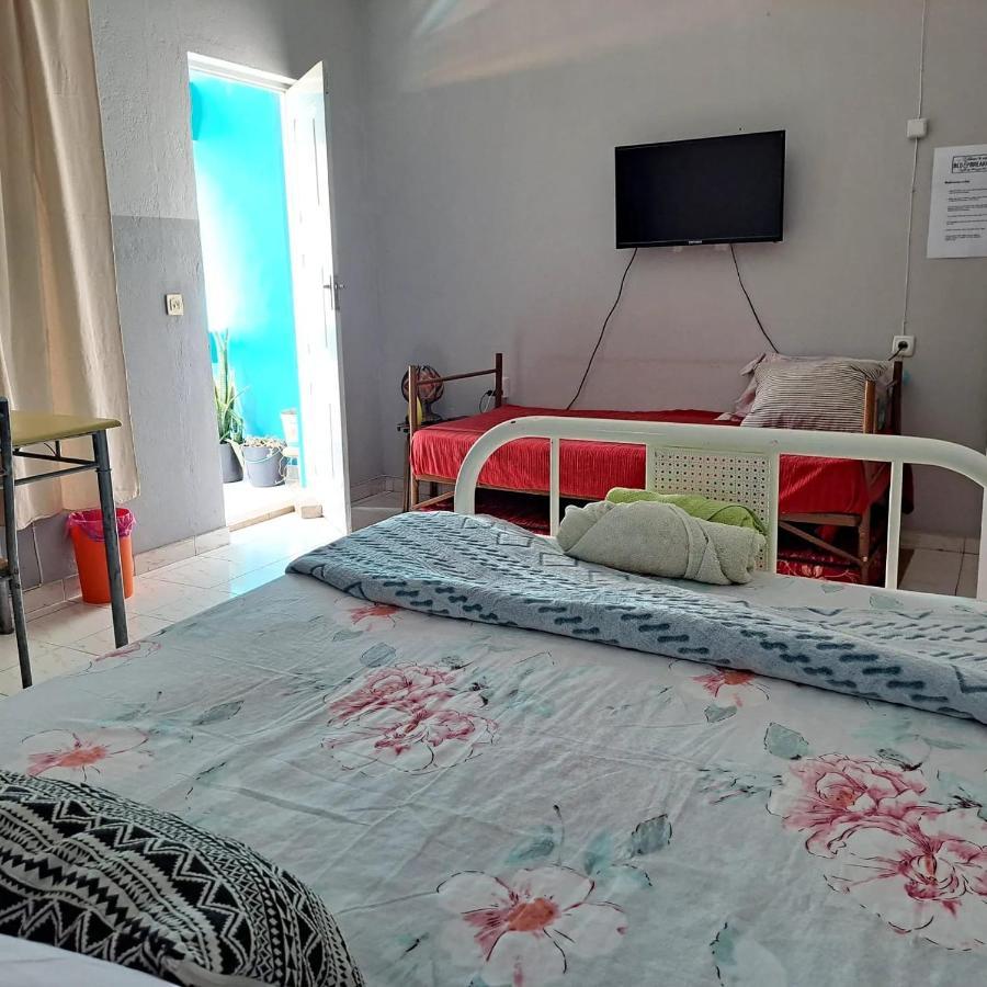In The Heart Of Praia - Family B&B Luaran gambar