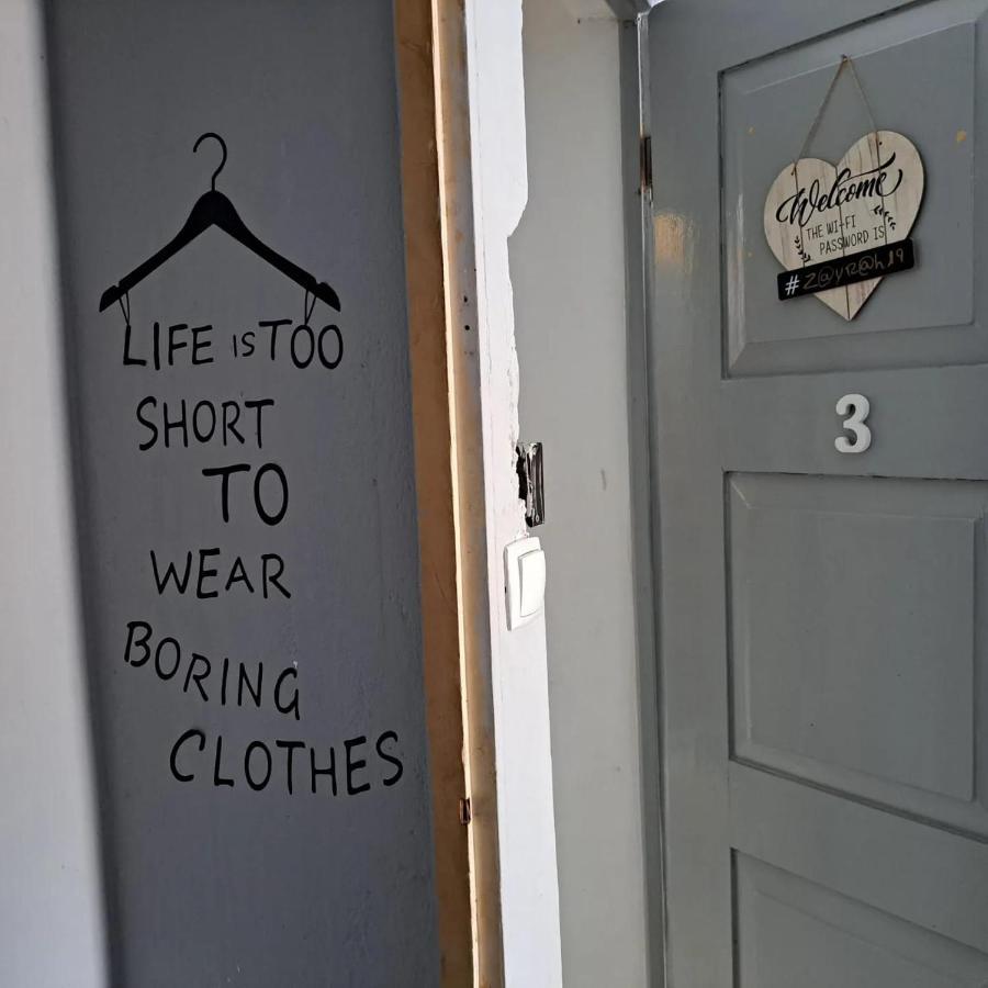 In The Heart Of Praia - Family B&B Luaran gambar